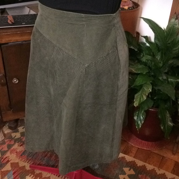 Textured corduroy skirt, olive green - Picture 2 of 7